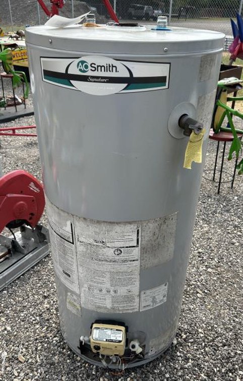 AOSmith Signature 40 Gallon Water Heater - USED