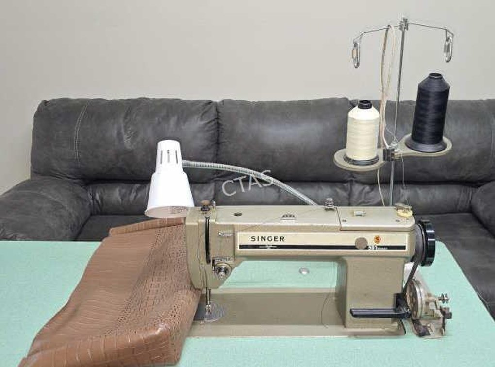 Singer 591 D300AD Commercial Sewing Machine
