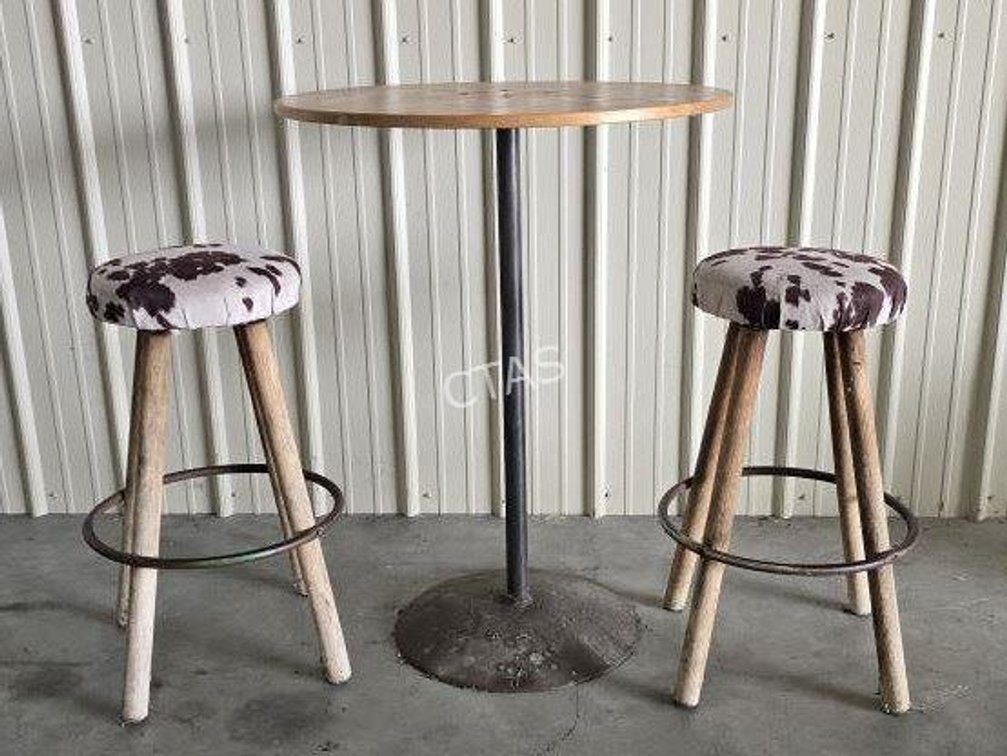 High Top Cocktail Table w/ (2) Stools