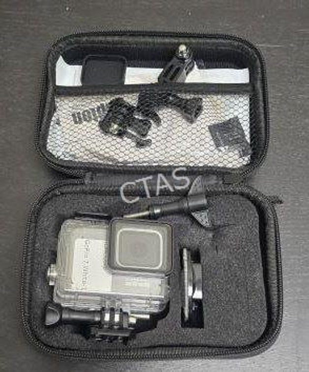 Go Pro 7 White w/ Case