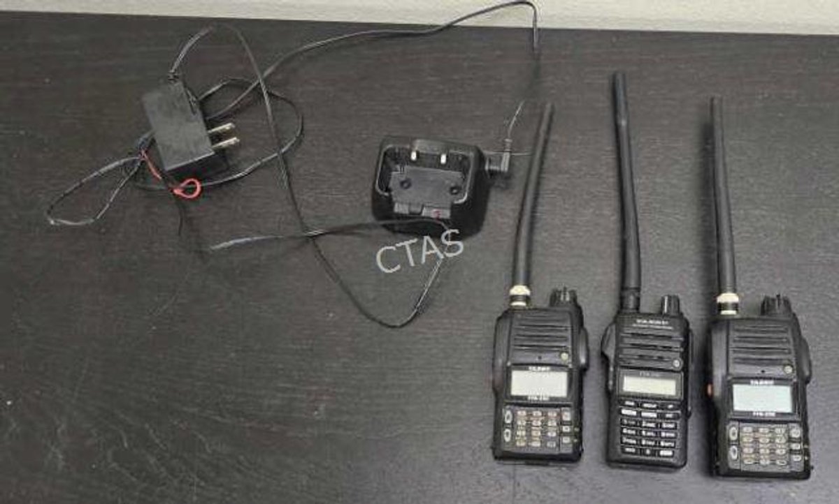 Yaesu FTA-230 & FTA-250 Radios w/ (1) Charger