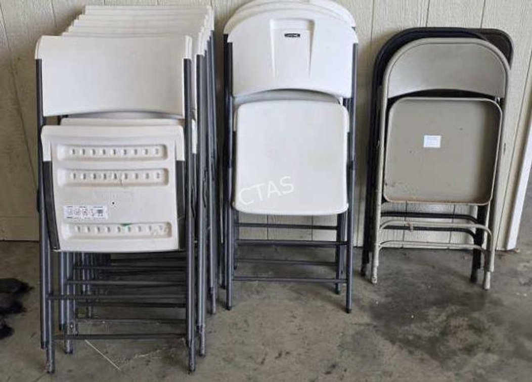 (13) Folding Chairs - Lifetime & Metal