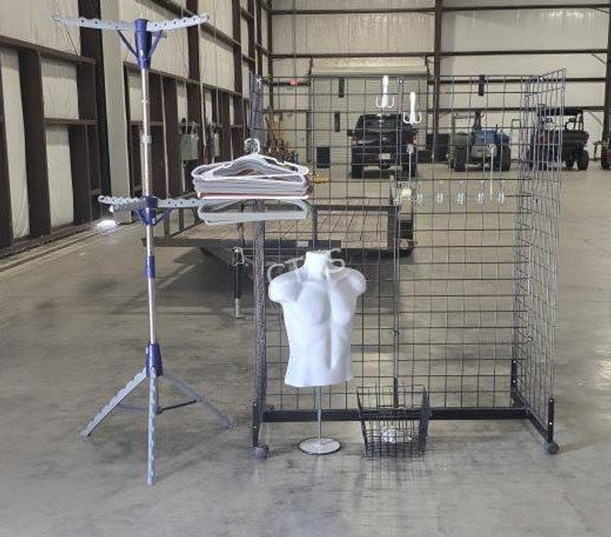 Retail Accessories - Rolling Wire Grid Unit,