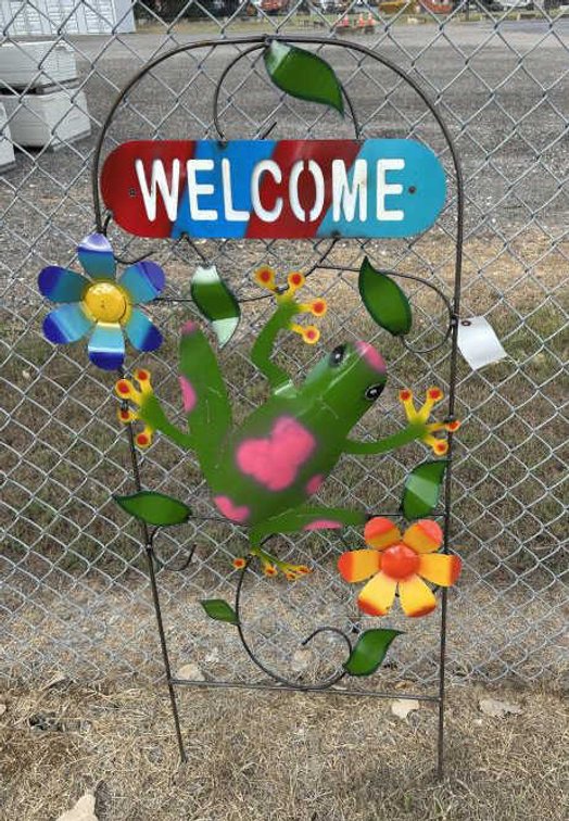 Metal Art - Welcome Sign w/Frog