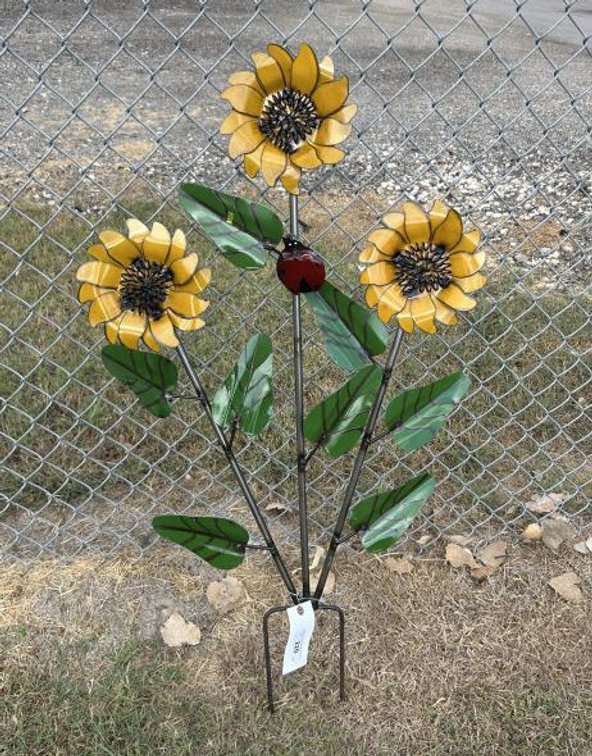 Metal Art - Sunflower Arrangement w/Lady Bug