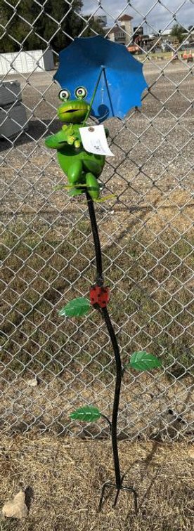 Metal Art - Frog w/ Umbrella & Lady Bug