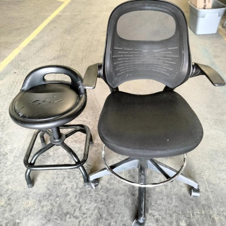(2) Adjustable Height Bar Stools/Chairs