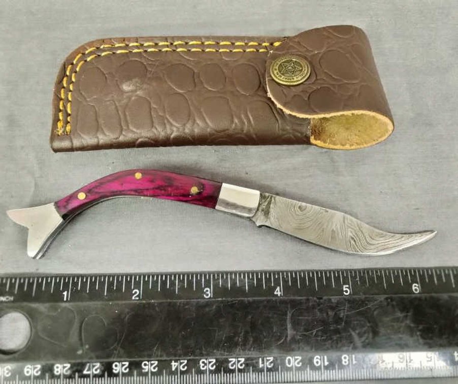 Damascus Fish-Shaped Pocket Knife w/Belt Holder
