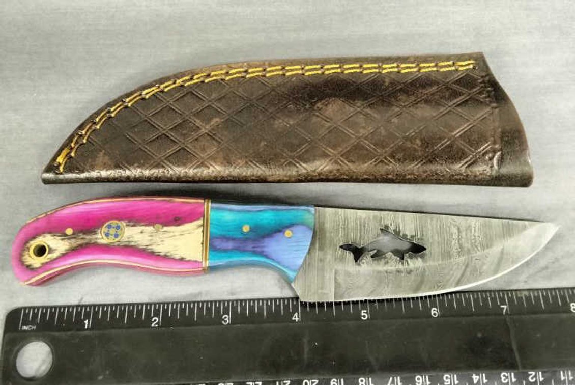 Damascus Hunting Knife 8" w/Sheath - Shark