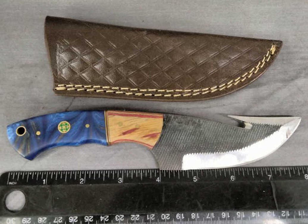 Gut Hook Knife 8" w/Sheath