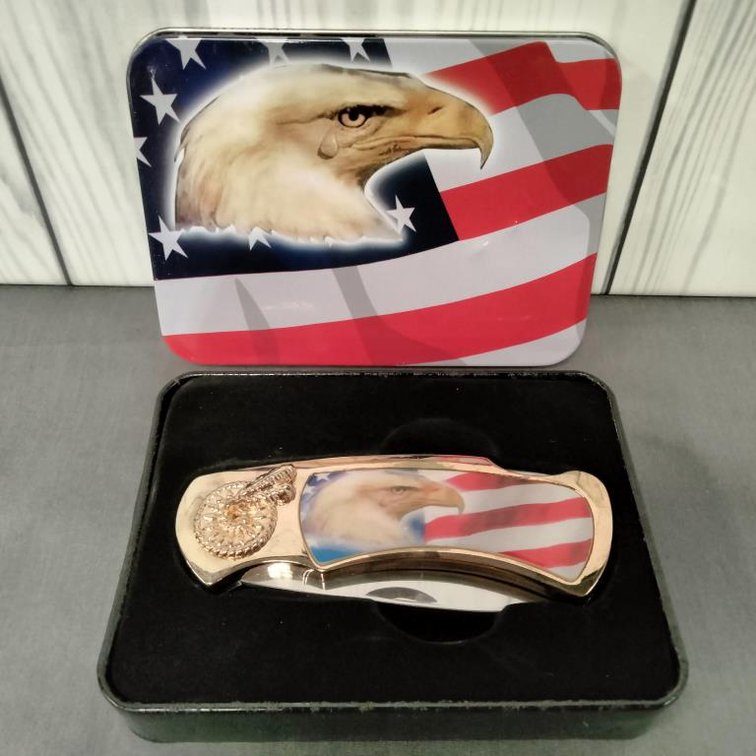 U.S. Flag & Eagle Collectible Knife in Tin