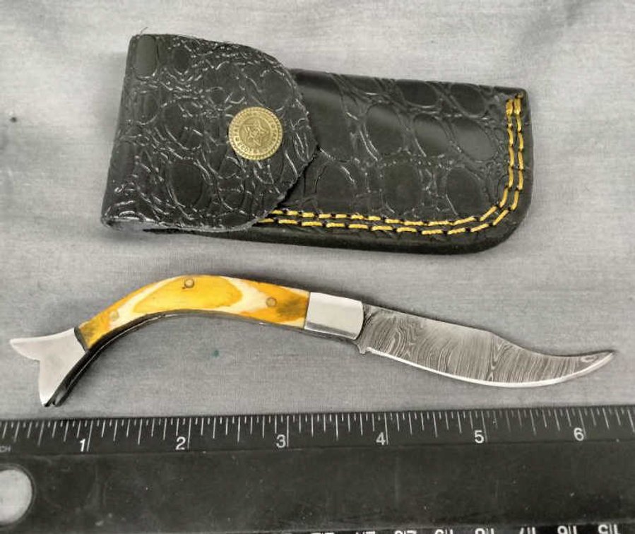 Damascus Fish-Shaped Pocket Knife w/Belt Holder