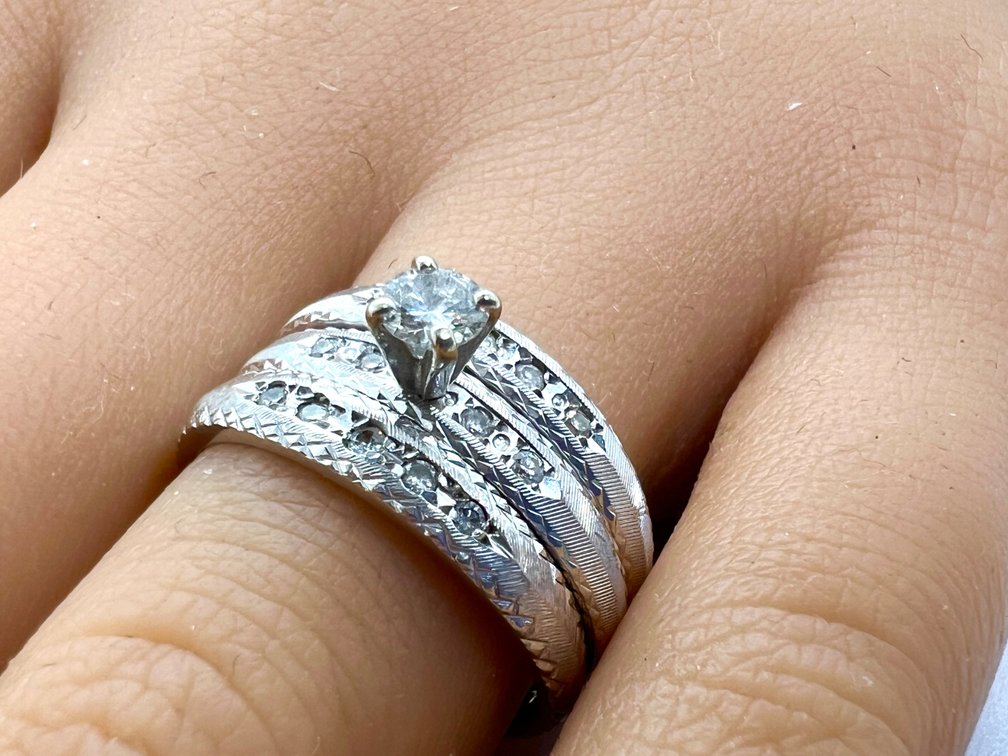 14K White Gold and Raised Solitaire Stacked Diamond Ring - Size 7.75