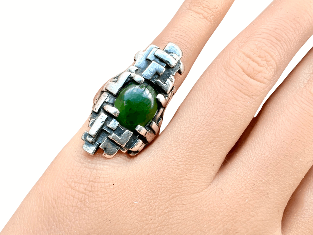 Vintage Sterling Silver & Green Stone Ring - Size 5 