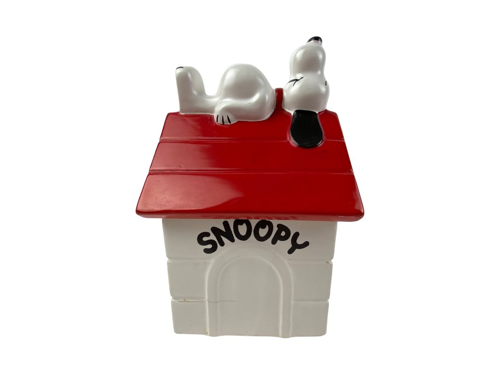 1970 Snoopy on Doghouse United Feature Syndicate Inc. Cookie Jar