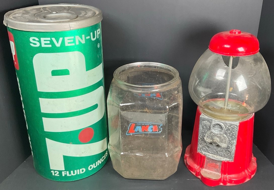 Retro Displays Including Seven Up Can, Lance Jar and Bubble Gum Machine