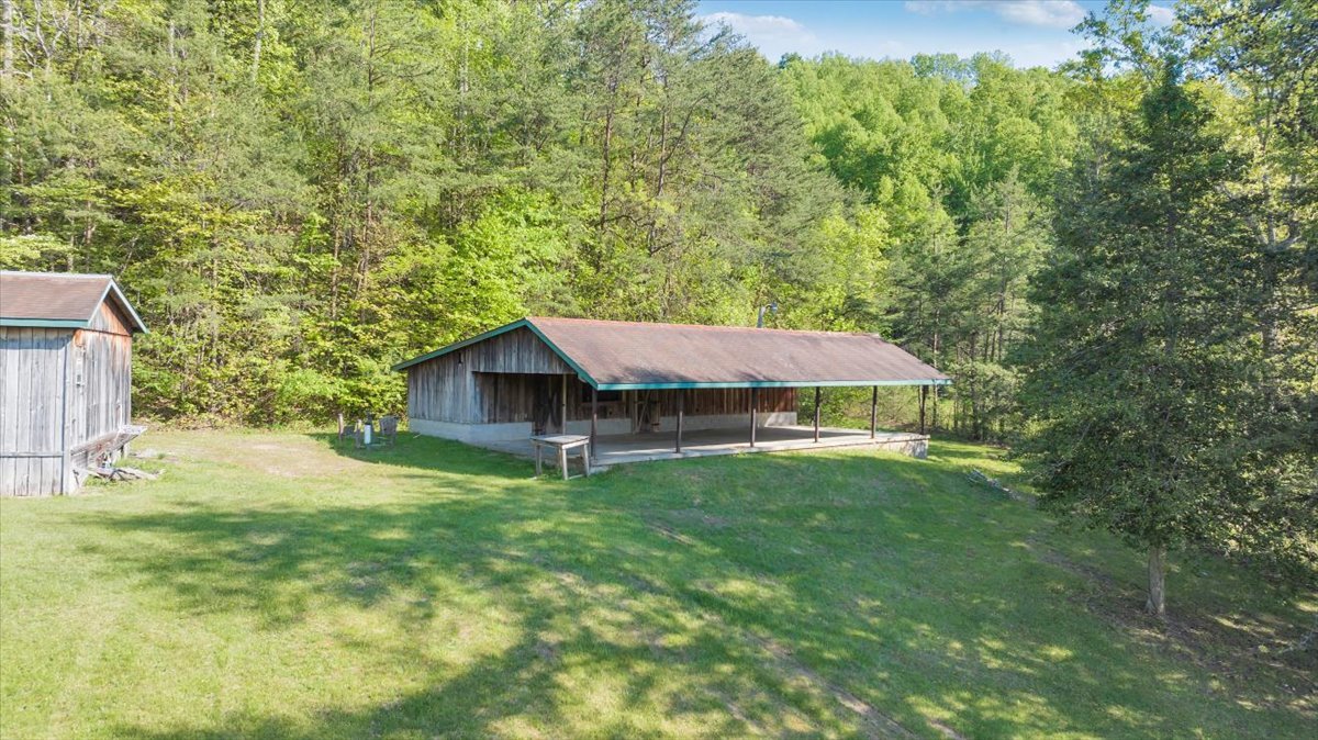 Bunk House & Bath House Photos - DO NOT BID HERE!