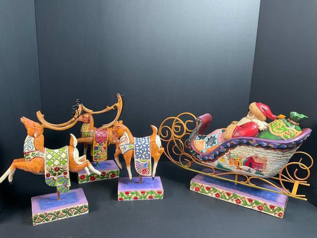 Heartwood Creek Jim Shore 2004 Delivering Joy Santa/Sleigh Figurine & Set of 3 2004 Dash Away Reindeer Figurines
