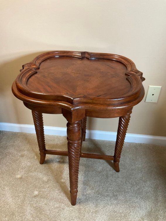 Vintage Hekman Quatrefoil Design Accent Table With Spiral Twist Legs