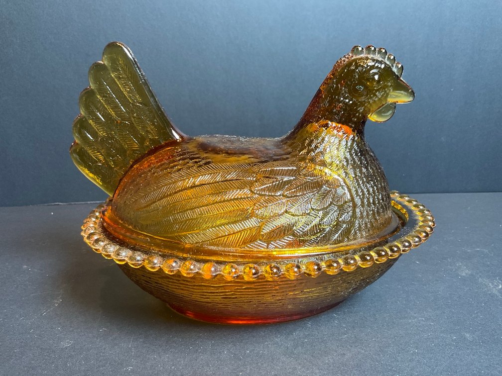 Retro Indiana Glass Amber With Beaded Rim Hen On A Nest