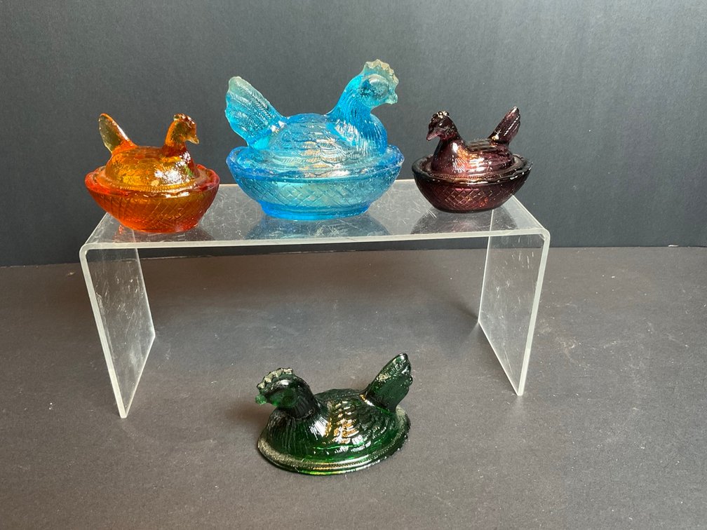 Retro Mini Glass Hen On Nest With Scalloped Edges & More