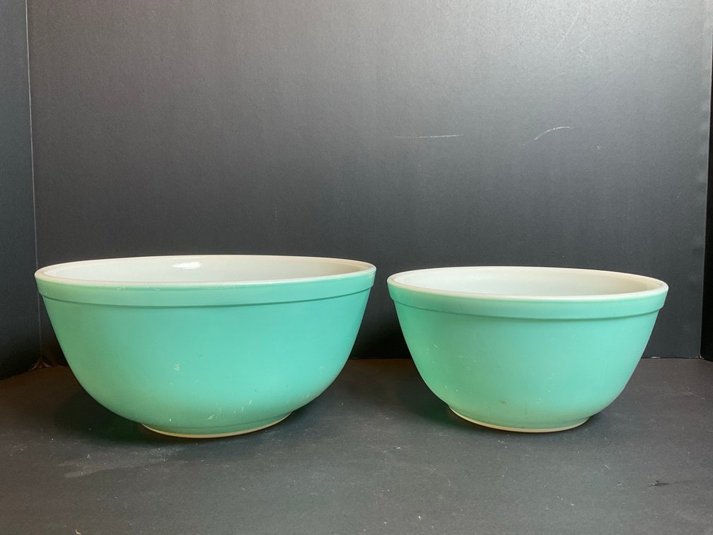 Retro Pyrex Turquoise Set Of 2 Mixing Bowls