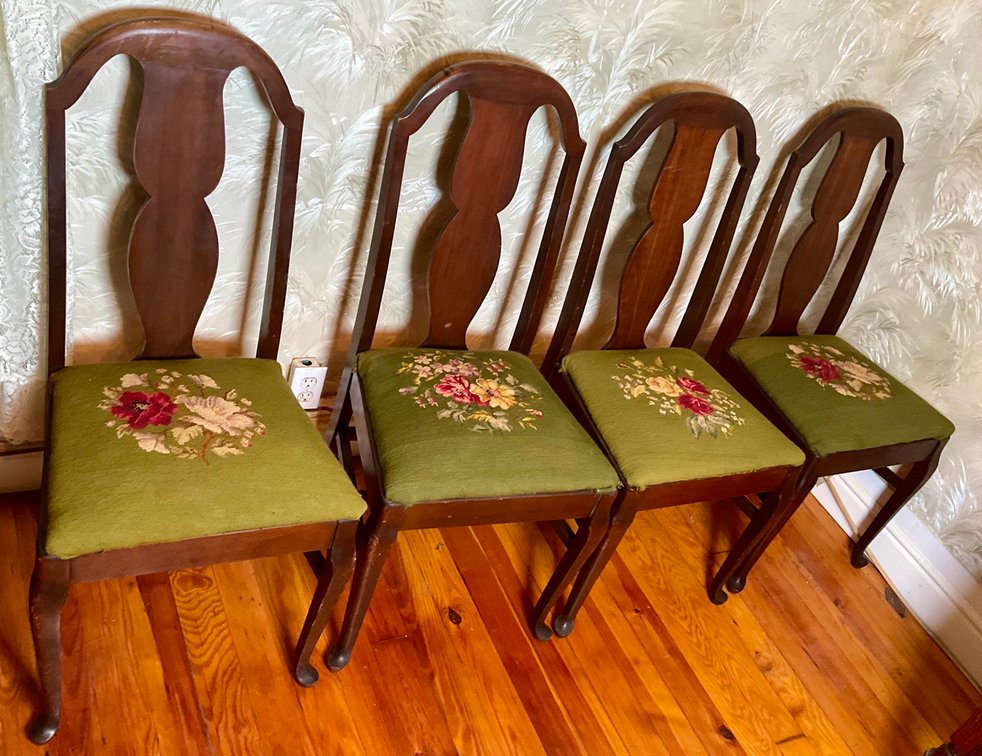 Set of 4 Mahogany Queen Anne Style Floral Needlepoint Chairs