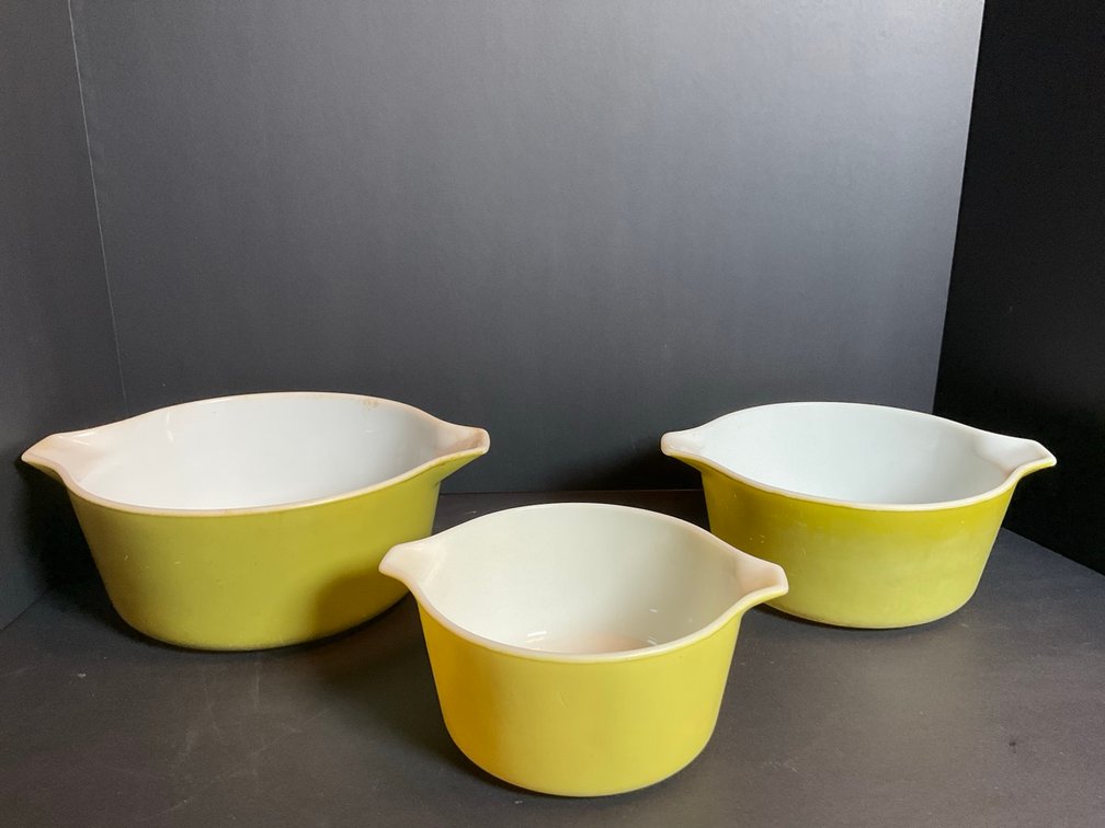 Pyrex Verde Green & Yellow Casserole Dishes With No Lids
