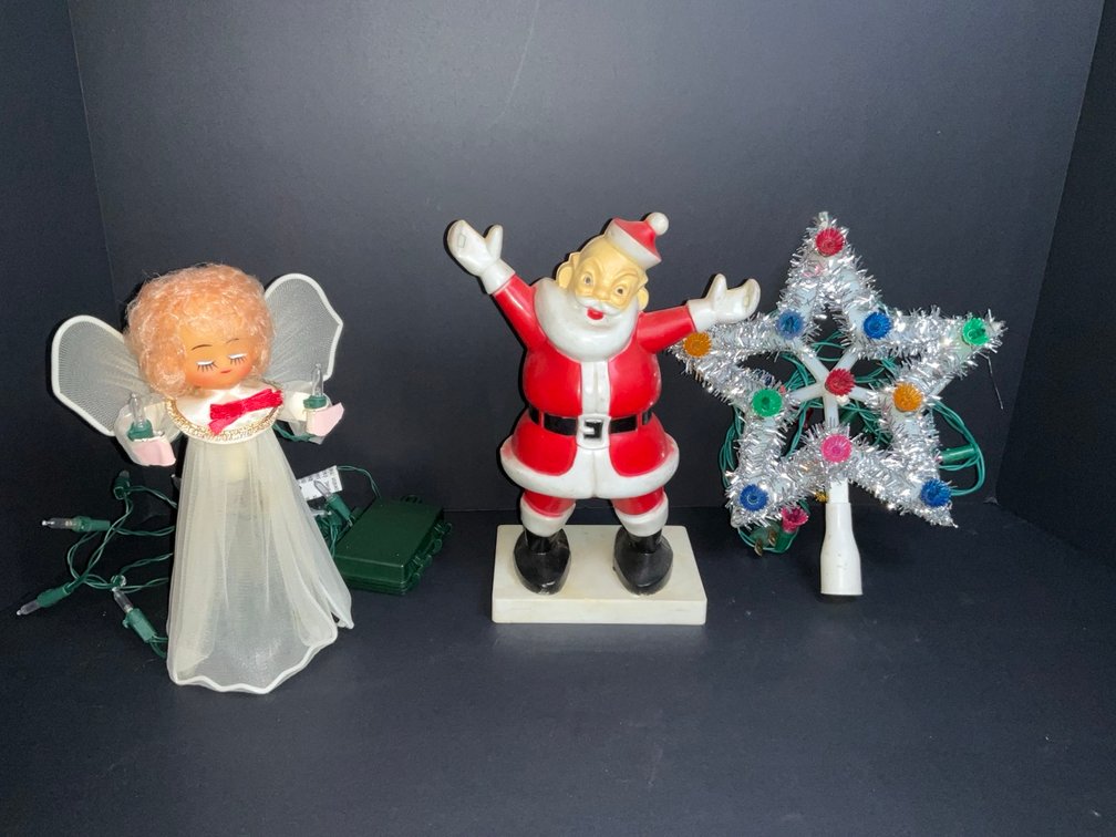 1950's Miller Electric Plastic Santa Wreath Holder & Pair of Retro Christmas Tree Toppers