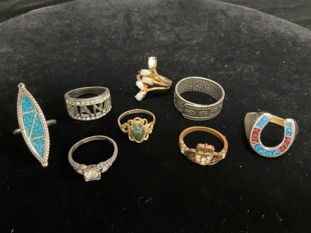 8 Costume Rings