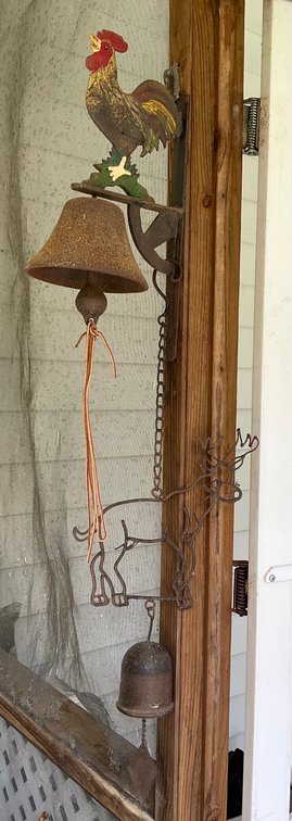 Classic Cast Iron Rooster Dinner Bell, Hanging Metal Deer Bell & Hand Painted Sign