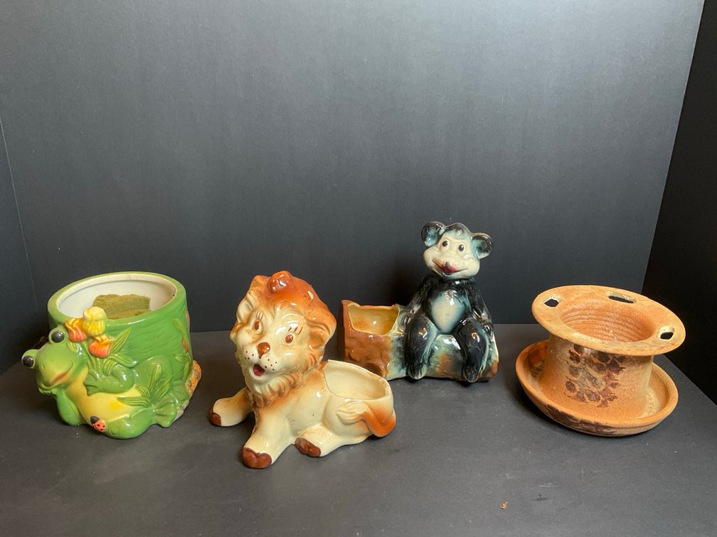 Miscellaneous Retro Ceramic Planters & Art Pottery Signed Hanging Planter