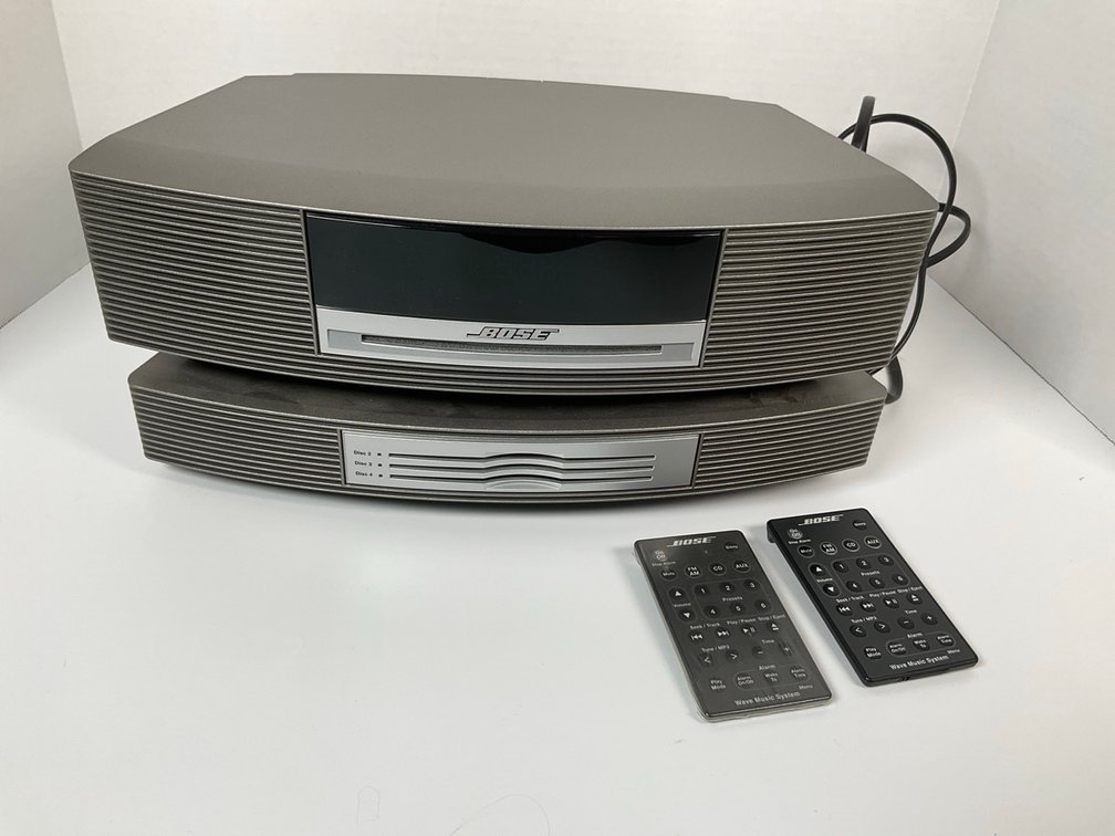 Bose Wave Music System Model AWRCC1 With Multi-CD Changer and Remotes