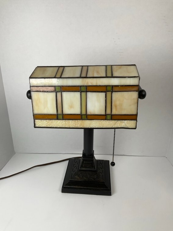 Tiffany Style Stained Glass Banker's Desk Lamp with Pull Chain