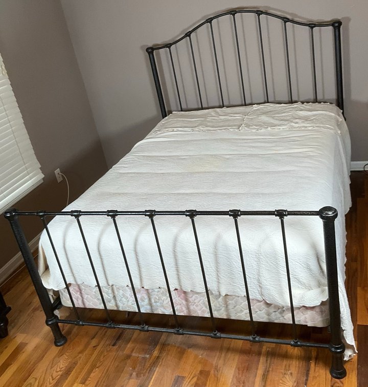 Kincaid Furniture Acquisitions Garden Metal Queen Bed Frame