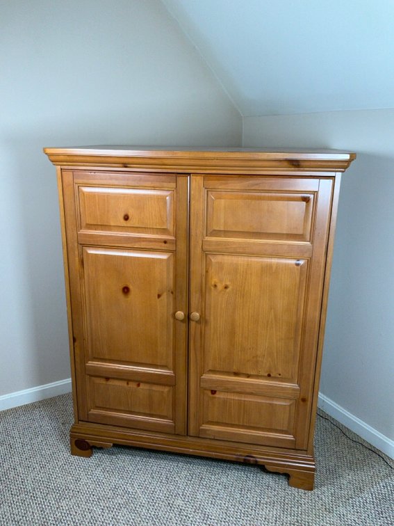 Broyhill Fontana Solid Pine Entertainment Center Armoire Cabinet