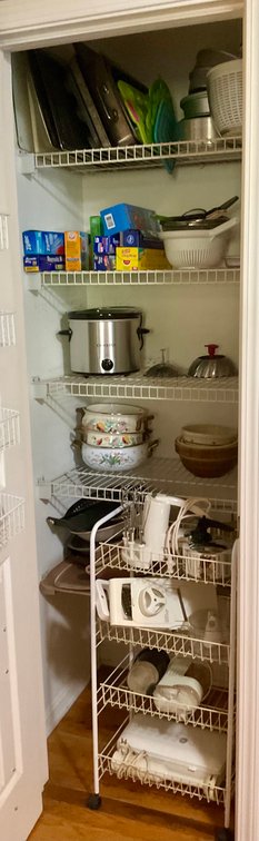 Assorted Kitchenware, Bakeware, Crock-Pot Slow Cooker and GE Small Appliances