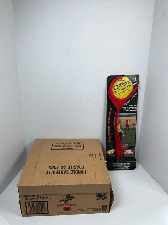 MTM Case-Gard EZ-Throw II Clay Target Thrower With Winchester AA Targets