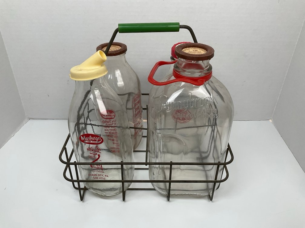 Dairy Farm Glass Milk Bottles With Wire Metal Carrier