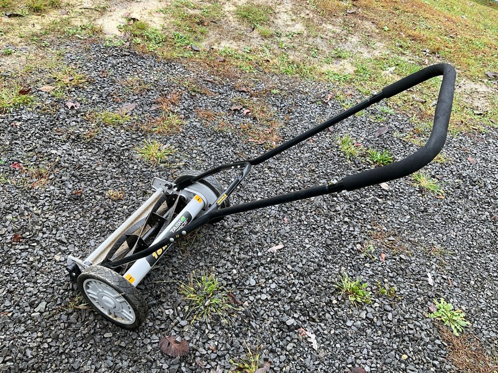 Task Force 16-Inch Manual Reel Push Lawn Mower