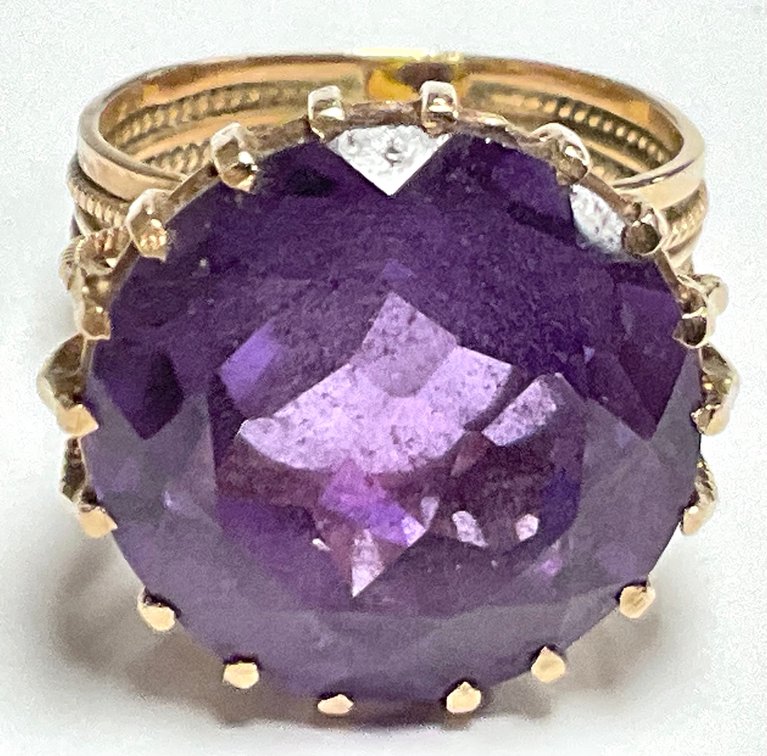 14K Gold (tested) Ring with Purple Stone