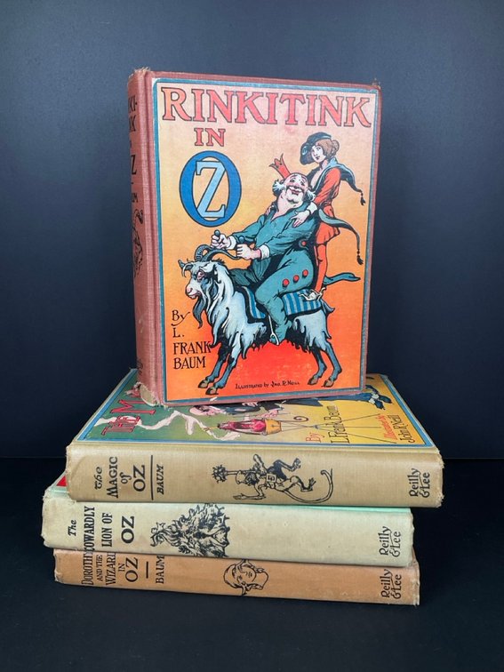 Illustrated Vintage Wizard of Oz Books