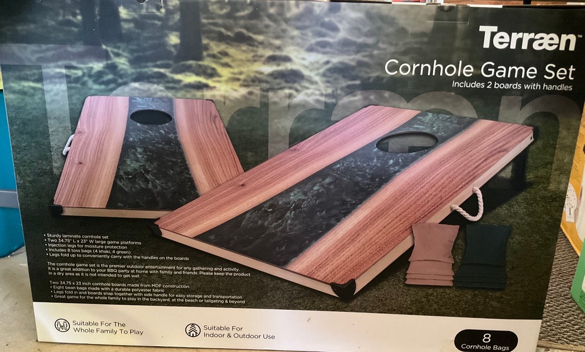 Cornhole Set by Terraen