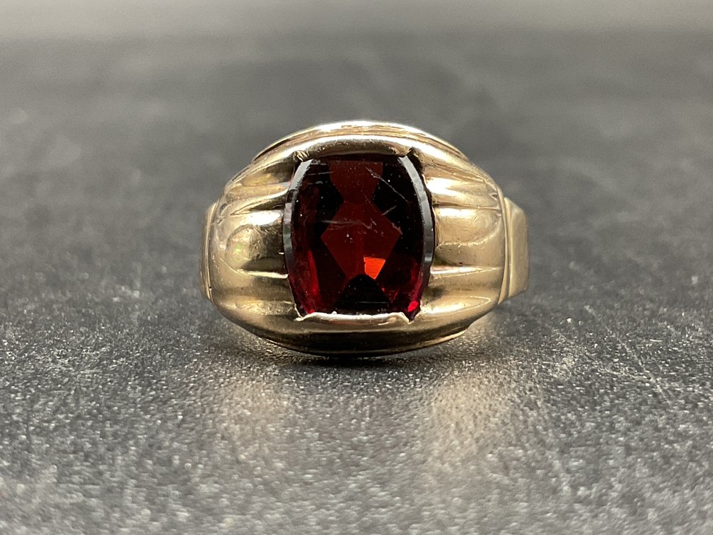 10k Gold Ring with Garnet Stone