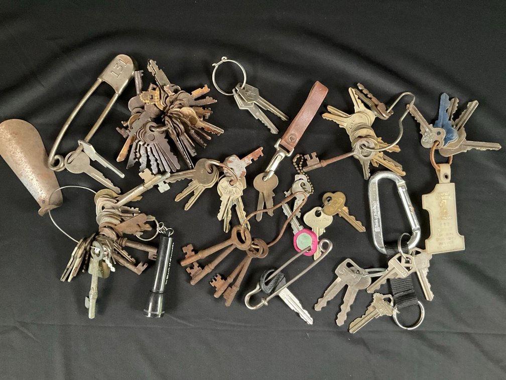 Old Keys & Keychains