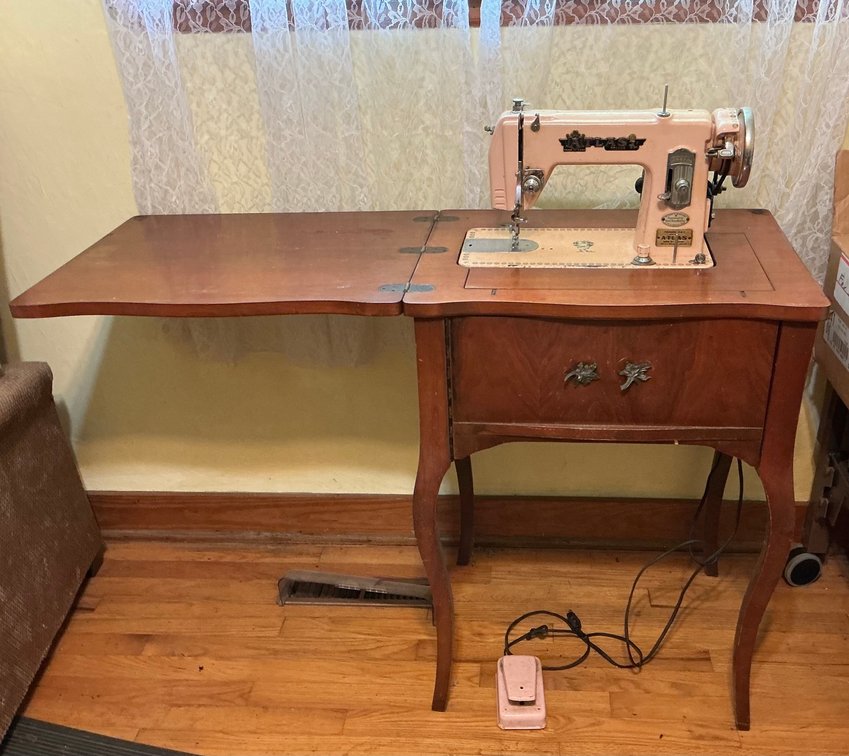 Vintage 1950's Atlas Model #501 Pink Precision Sewing Machine Housed In Wooden Cabinet With Cabriole Legs