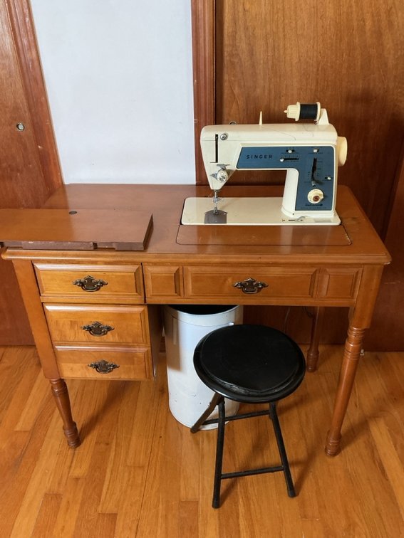 Singer Sewing Machine & Supplies