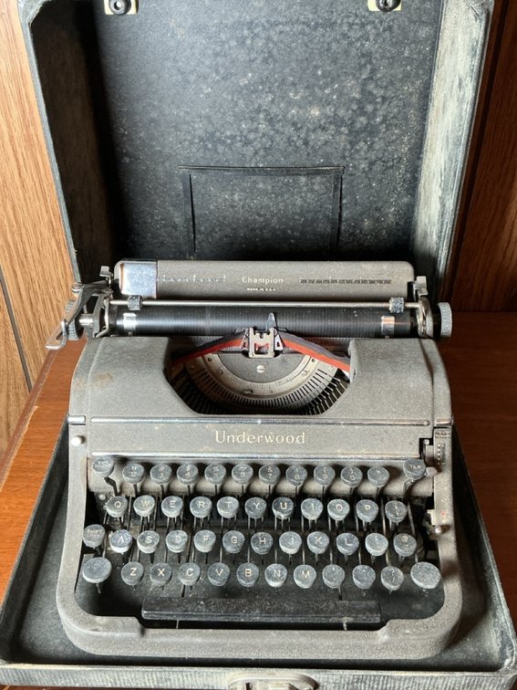 Underwood Suitcase Typewriter