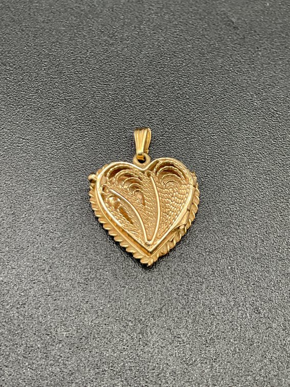 14K Heart-shaped Pendant with Filigree Work on Front