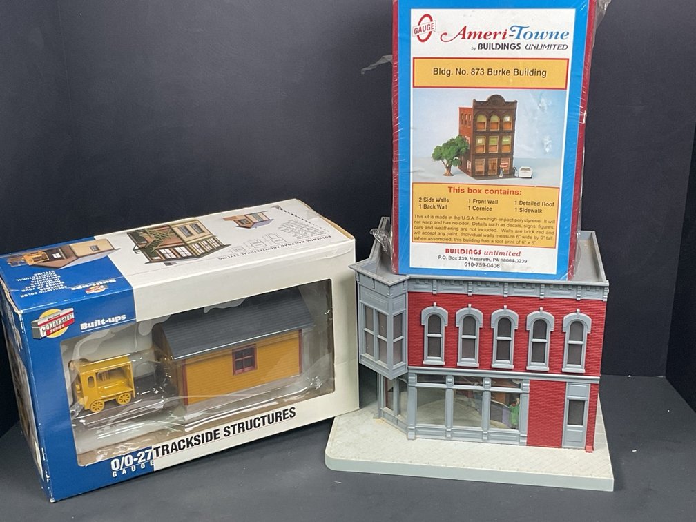 Train housing sets